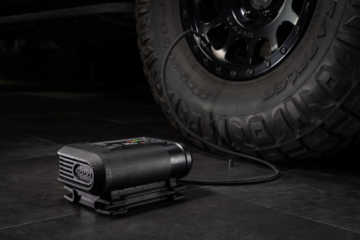 Jump starter + Tragbarer Luftkompressor digitales Display