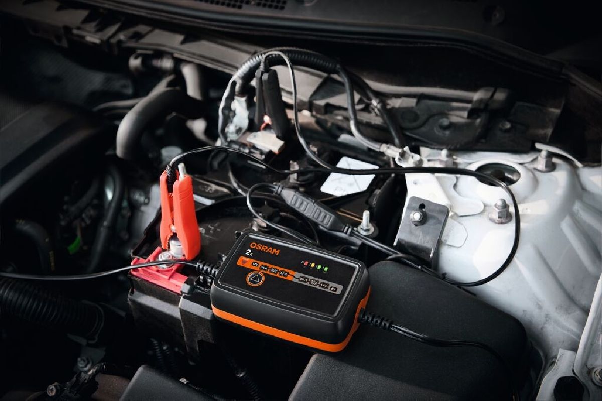 Osram Chargeur de batterie 2A/6-12V