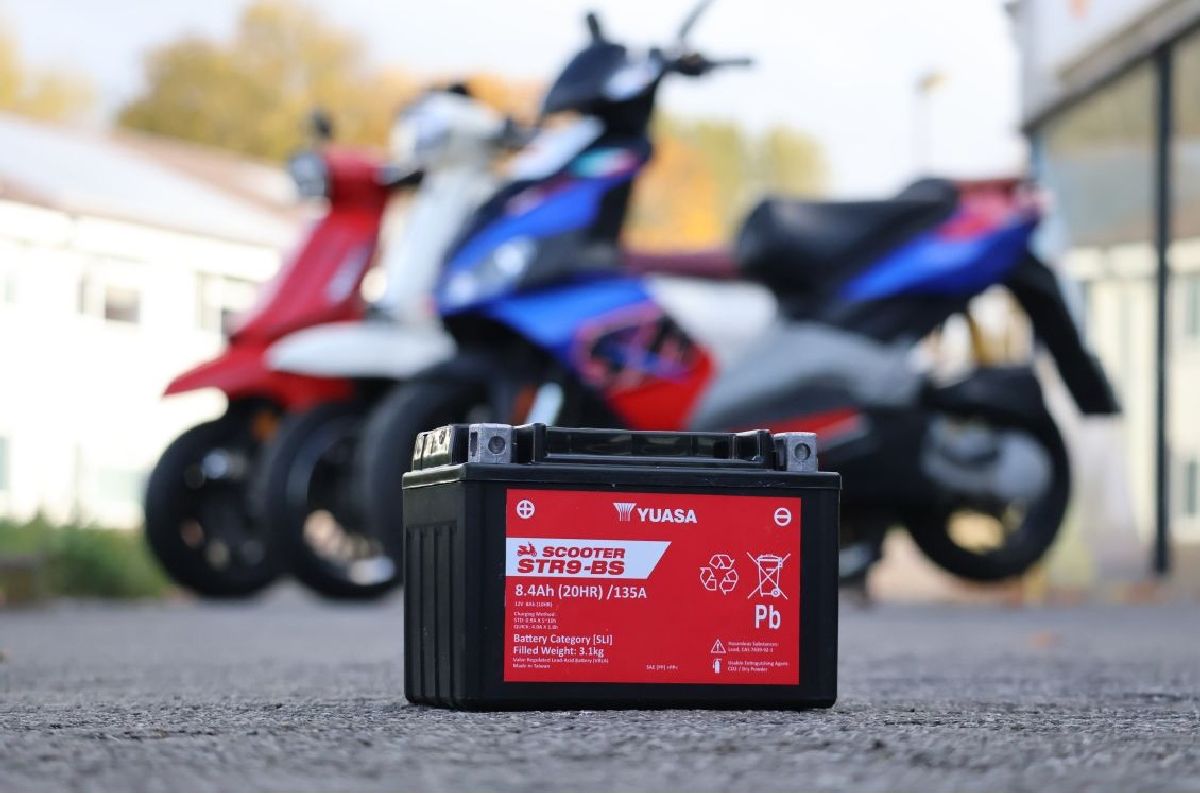 Scooter AGM 12V/8Ah/135A LxLxH: 152 // 87 // 107 // C:1