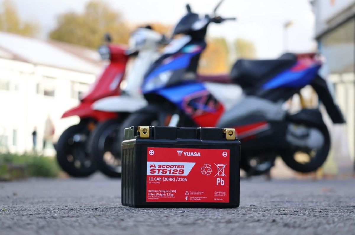 Scooter AGM 12V/11AH/210A LxLxH: 150 // 87 // 110 // C:1