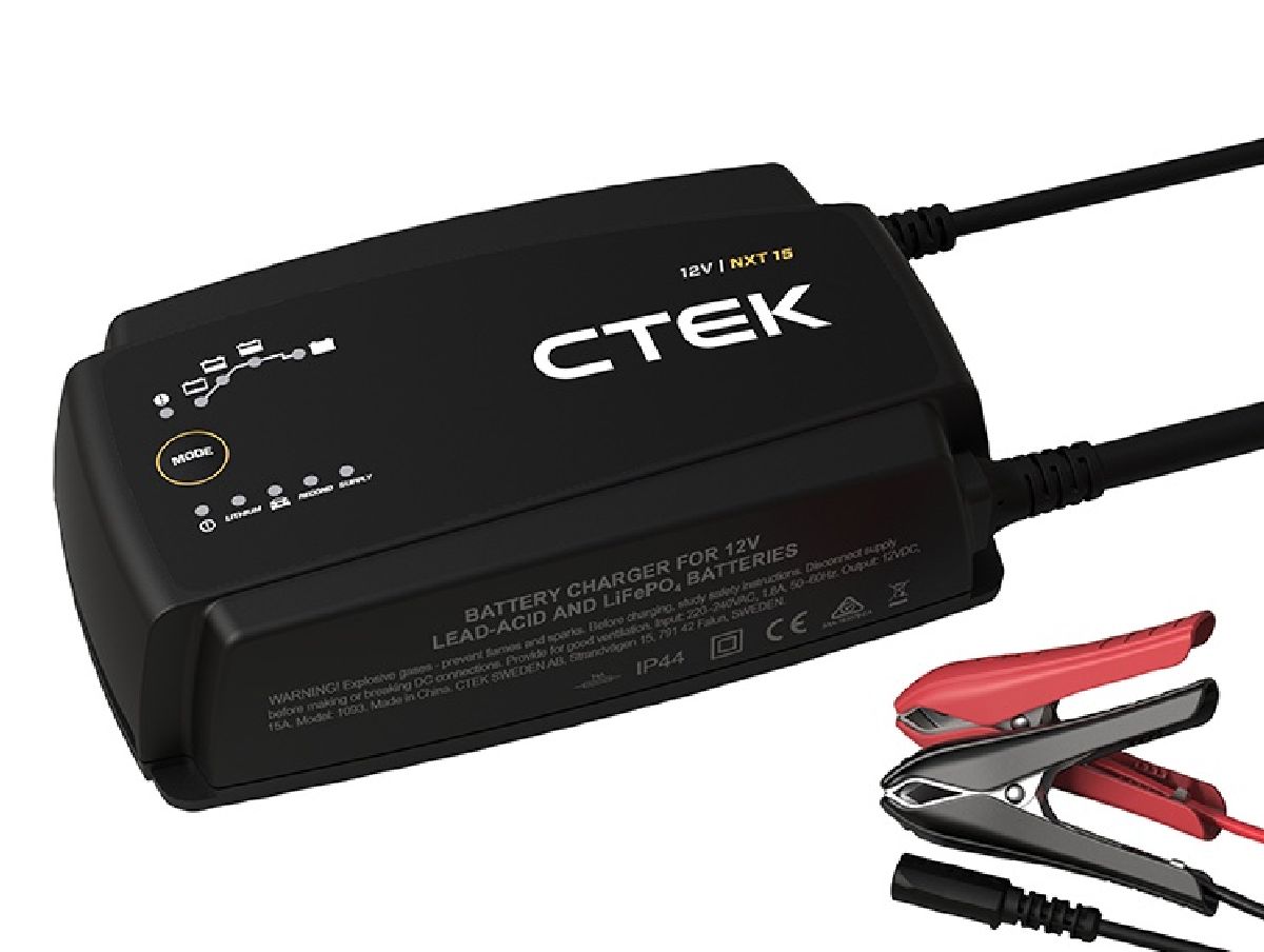 Batterieladeger&auml;t 12 Volt / 15 Amp.